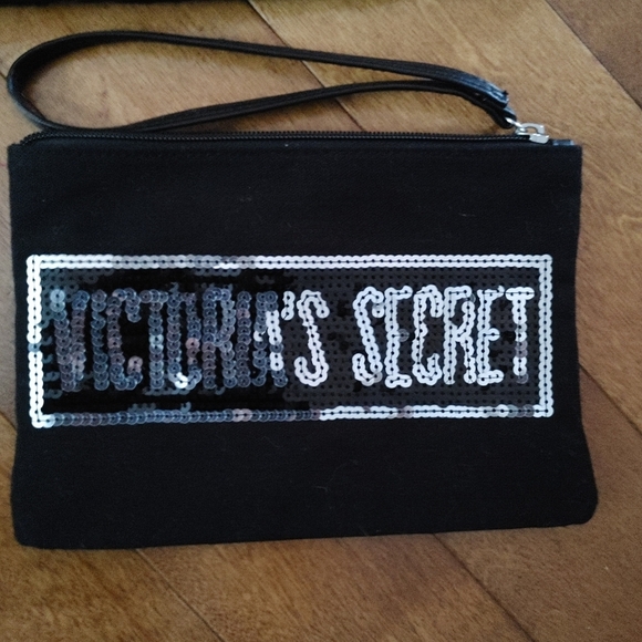 Victoria Secret tote gym bag and wristlet make-up bag - Picture 7 of 8